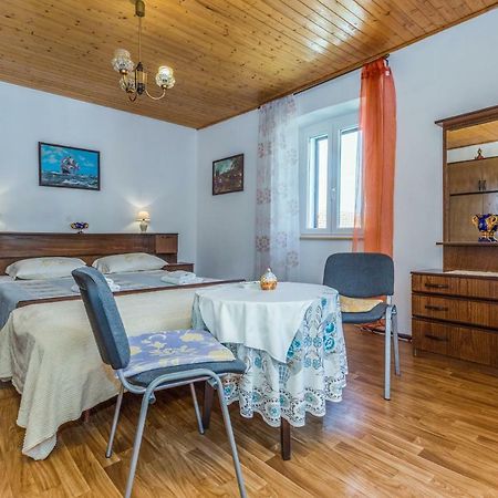 Guest House Robert I Mirna Бале Екстер'єр фото